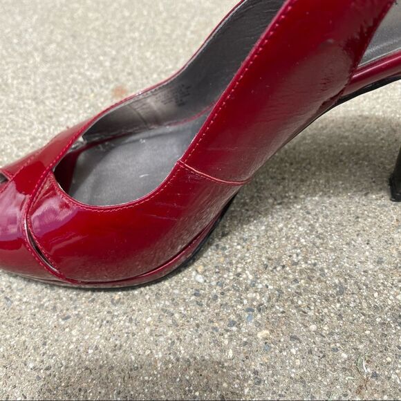 🍄 AK Anne Klein Red Strappy Open Toe Pumps - Picture 5 of 10